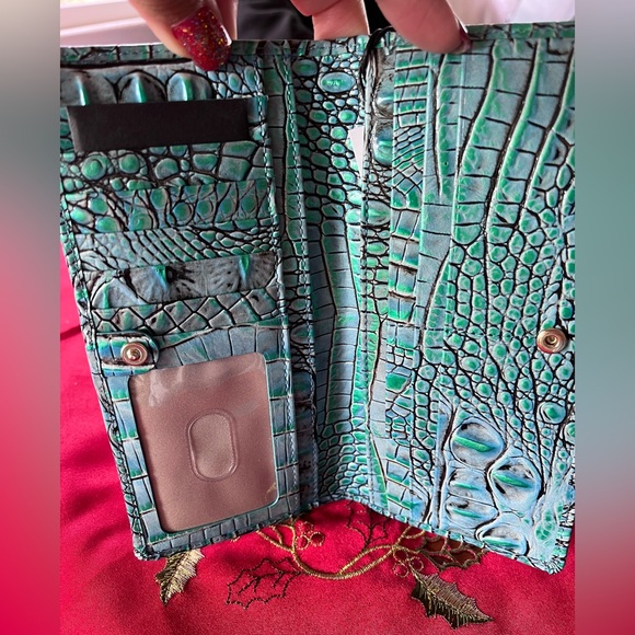 NWT Brahmin Ady in Multi Esplanade Solid Wallet - Picture 3 of 7